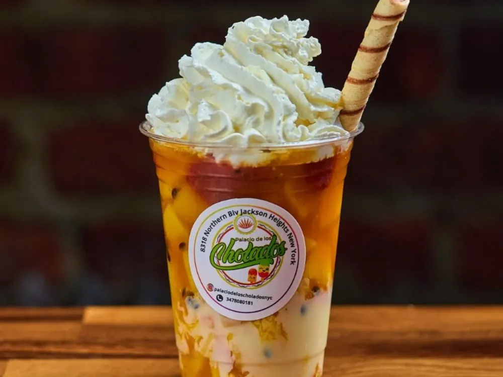 Maracumango with passion fruit, mango and whipped cream